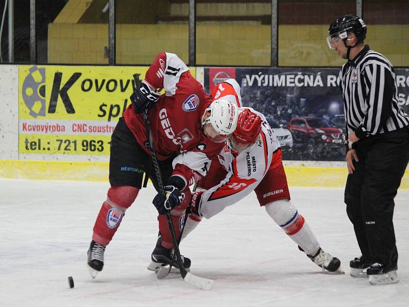 Druholigový hokejový zápas HC Klatovy – HC Medvědi Pelhřimov vyhráli domácí 5:4.