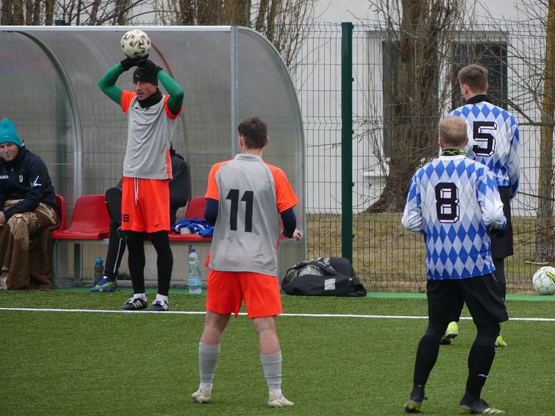 Zimní příprava: Sokol Mochtín (modrobílí) - Chlumčany 4:2.