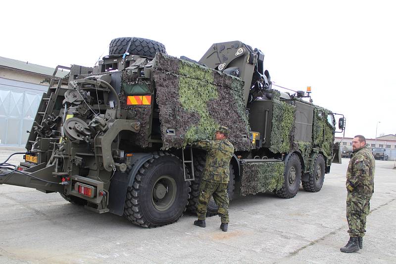 Tatra 815 sedmičkové řady v klatovských kasárnách.