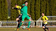 Fotbalisté TJ Pfeifer Chanovice (na archivním snímku hráči v zelených dresech) remizovali ve 22. kole I. B třídy s Blovicemi 1:1. Na penalty vyhráli hosté.