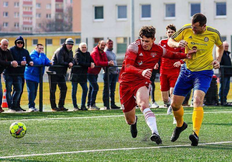 FORTUNA divize A (17. kolo): SK Petřín Plzeň - SENCO Doubravka (žlutí) 0:3.