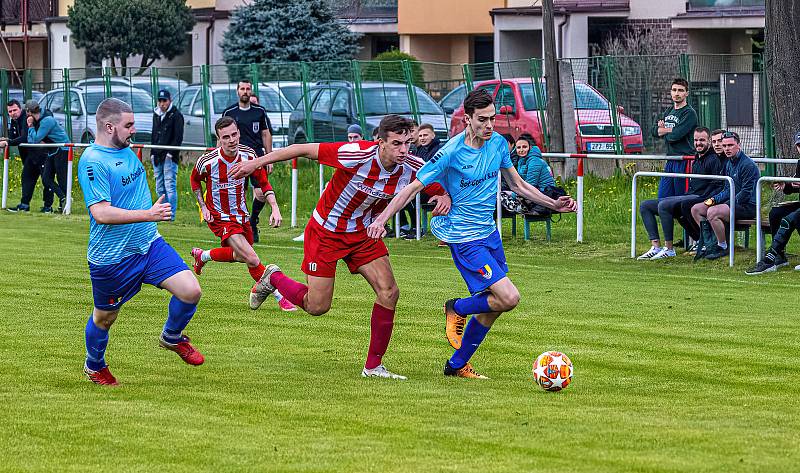 Fotbalisté TJ Sokol Mochtín po čtyřech porážkách zabrali, když ve víkendovému duelu 25. kola I. A třídy doma přehráli béčko divizních Rokycan.