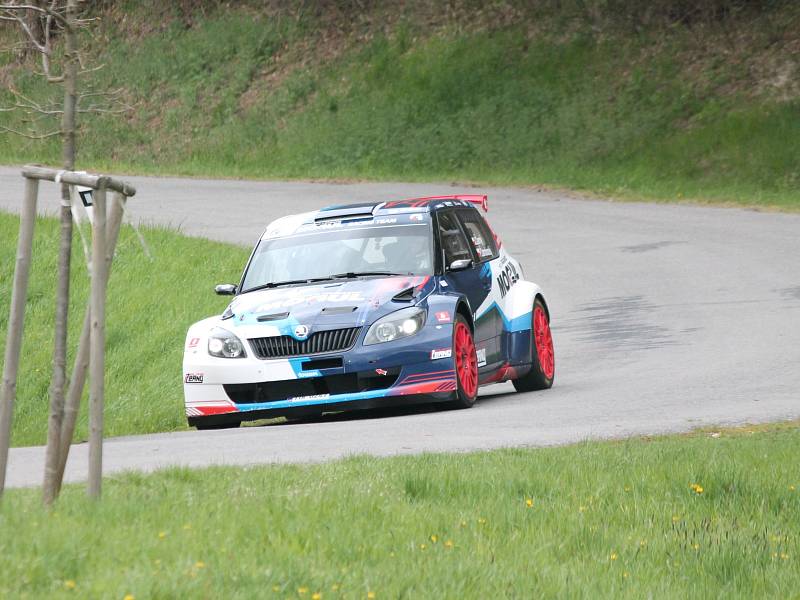 Testování Škody Fabia S2000 před Rallye Šumava s pilotem Janem Černým.