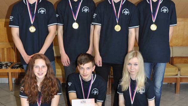 Šachisté Šachklubu Sokol Klatovy vyhráli mládežnickou extraligu.