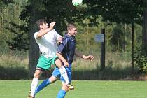 Žichovice (bílé dresy) porazily doma Pačejov 1:0.