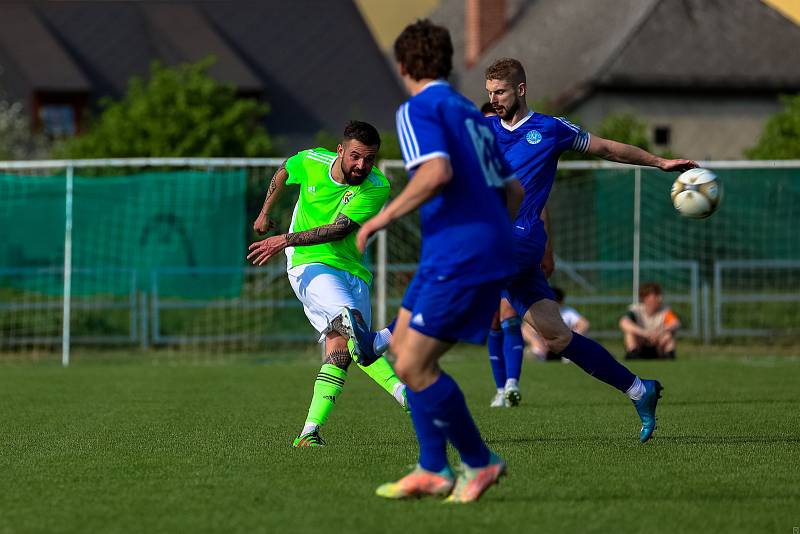 25. kolo I. A třídy: TJ Sušice (modří) - Bohemia Kaznějov 1:0.