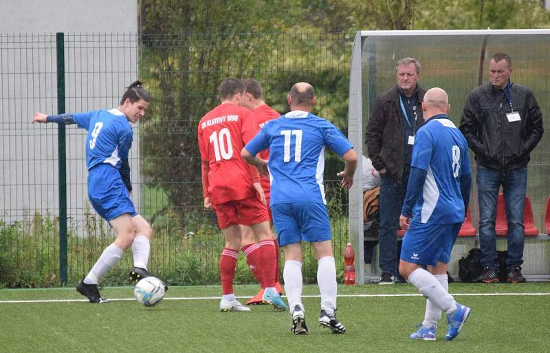 5. kolo krajské I. B třídy (skupina B): SK Klatovy 1898 B (na snímku fotbalisté v červených dresech) - TJ Sokol Štěnovice (modří) 6:1.