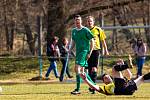 Fotbalisté TJ Pfeifer Chanovice (na archivním snímku hráči v zelených dresech) remizovali ve 22. kole I. B třídy s Blovicemi 1:1. Na penalty vyhráli hosté.