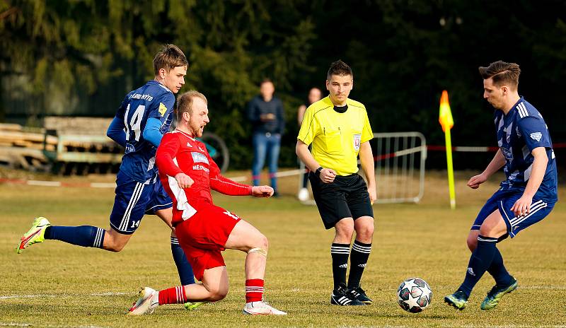 17. kolo FORTUNA divize A: Slavoj Mýto vs. Klatovy 3:1, Petřín Plzeň vs. SENCO Doubravka 0:3, FC Rokycany - ROBSTAV Přeštice 2:3.