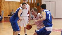 Druhá liga mužů: BK Klatovy (bílé dresy) - Basketbal Jiskra Domažlice 77:73