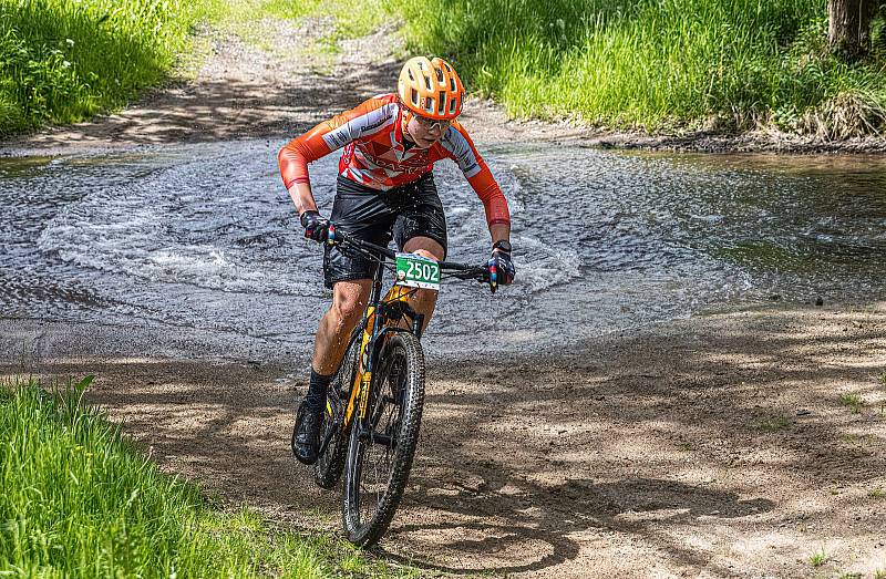 Author Král Šumavy MTB 2022 - přejezd brodu v Nemilkově.