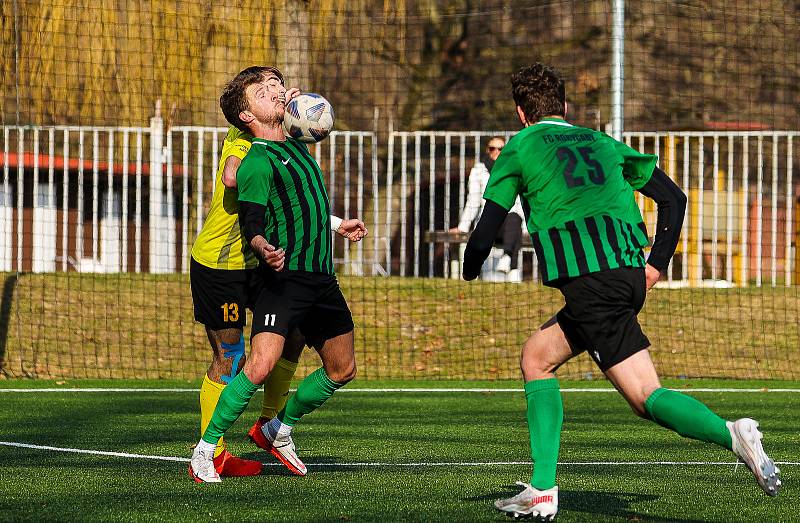 17. kolo FORTUNA divize A: FC Rokycany (zelení) - Přeštice 2:3.