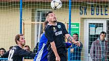 Fotbalisté TJ Měcholupy (na archivním snímku hráči v černých dresech ze zápasu letošní sezony proti SK Bolešiny) porazili oslabené Kasejovice 4:1.