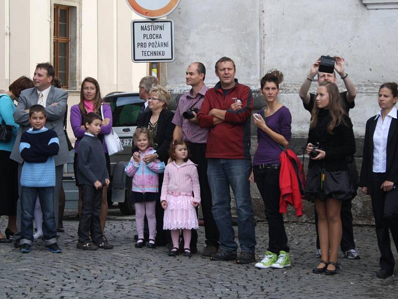 Hasičská a motorkářská svatba v Klatovech