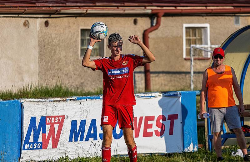 2. kolo divize A: SK Klatovy 1898 (červení) - SK Tochovice 2:1.