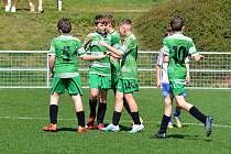 I. A třída Středočeského kraje žáků U13, skupina C, 19. kolo: TJ Viktoria Vestec (na snímku fotbalisté v zelených dresech) - SK Rapid Psáry 6:2.