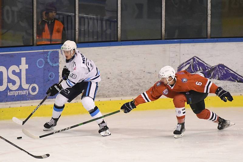 8. kolo západní konference 2. ligy - sezona 2022/2023: HC Stadion Vrchlabí - SHC Klatovy (na snímku hokejisté v červených dresech) 4:3.