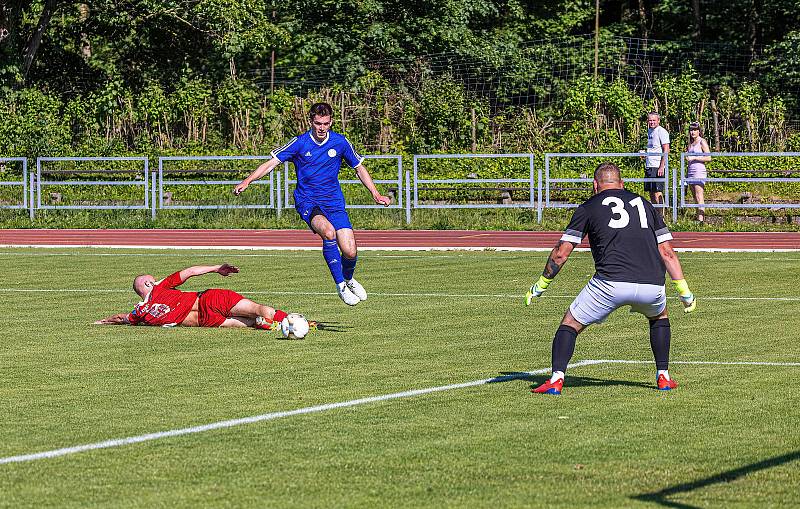 Z archivu: Fotbalisté TJ Sušice (modré dresy).