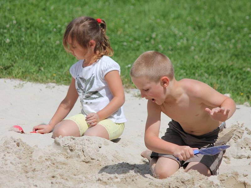 Klatovský beach volejbalový turnaj žen 2016