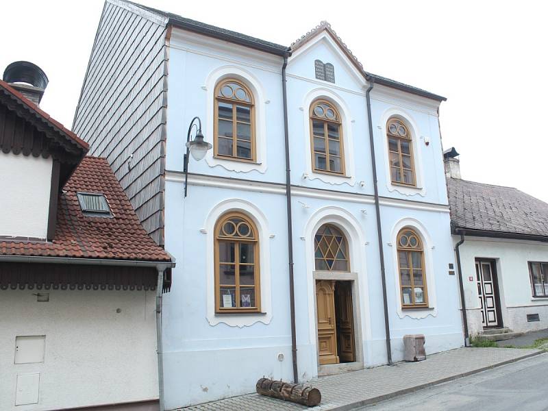 Zakončení projektu Extra třída - Nezapomněli jsem žijí! a oslava 10. výročí znovuotevření synagogy v Hartmanicích. 