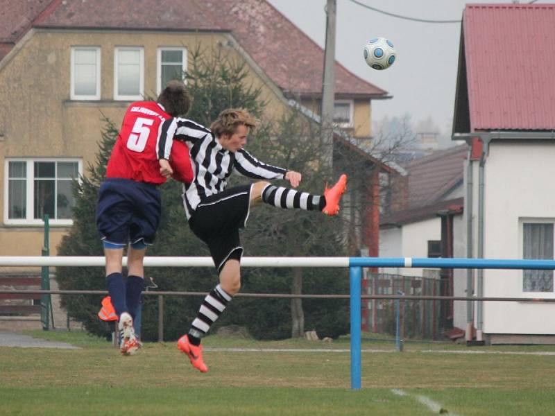 1. A třída Nýrsko (čb) - Dlouhý Újezd 5:3.