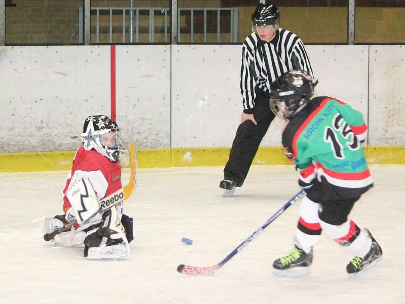 Přátelský zápas 1. tříd: HC Klatovy (v červeném) - HC Domažlice.