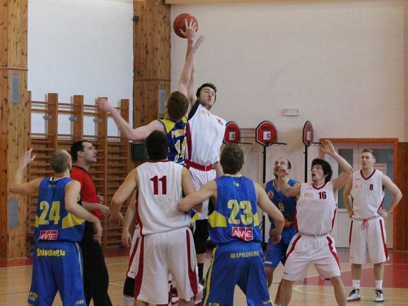 2. liga: BK Klatovy (bílé dresy) - Sluneta USK Ústí nad Labem 72:70