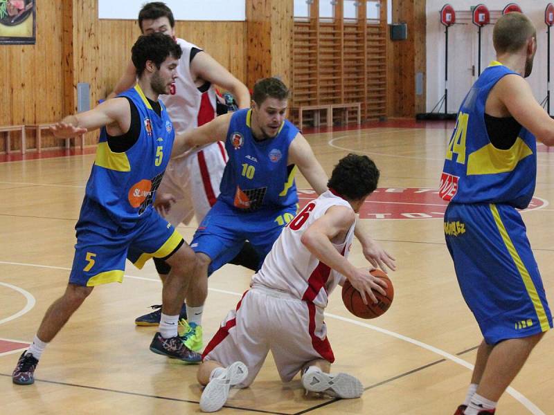 2. liga: BK Klatovy (bílé dresy) - Sluneta USK Ústí nad Labem 72:70