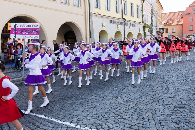 Klatovské mažoretky Modern se zúčastnili postupové oblastní soutěže v Žatci.