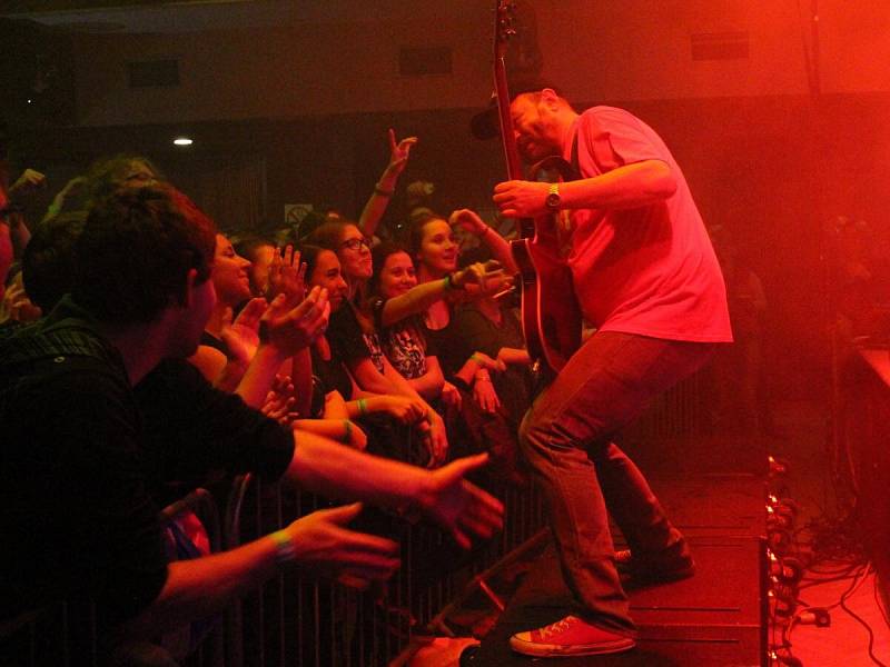 Klatovský koncert skupiny Harlej dostal návštěvníky pěkně do varu