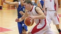 Druhá liga mužů: BK Klatovy (bílé dresy) - Basketbal Jiskra Domažlice 77:73
