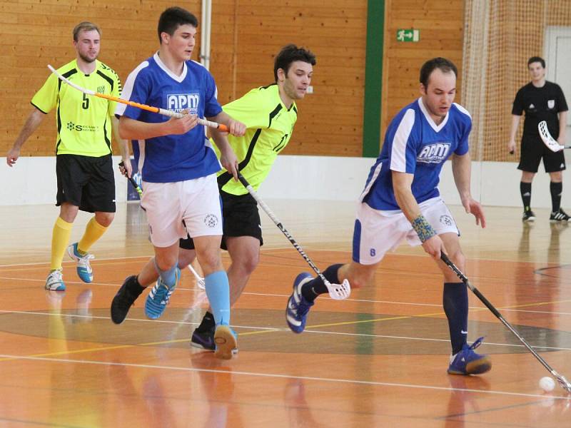 Karlovarská a Plzeňská liga mužů: FBC APM Automotive Kdyně - FK DDM Klatovy (ve žlutém) 2:19.