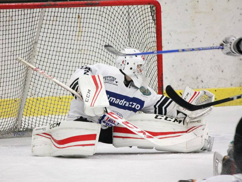 Krajská liga juniorů 2016/2017: HC Klatovy B (bílé dresy) - HC Slavoj Český Krumlov 4:5sn