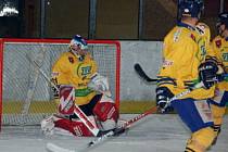 Hokejisté SHC Maso Brejcha Klatov v utkání šestnáctého kola druholigové skupiny podlehli hostům z HC ZVVZ Milevsko 2:3. 