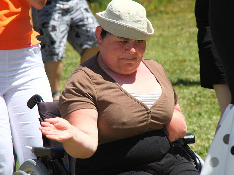 Sportovní den v domově pro osoby se zdravotním postižením v Bystřici nad Úhlavou.