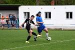 Fotbalisté TJ Měcholupy (na archivním snímku hráči z nedávného zápasu ve Štěnovicích - 2:1) porazili outsidera z Kasejovice 5:2.