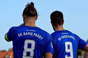 I. A třída Středočeského kraje, skupina B (20. kolo): SK Rapid Psáry (na snímku fotbalisté v modrobílých dresech) - Vrdy (oranžoví) 2:0 (0:0).