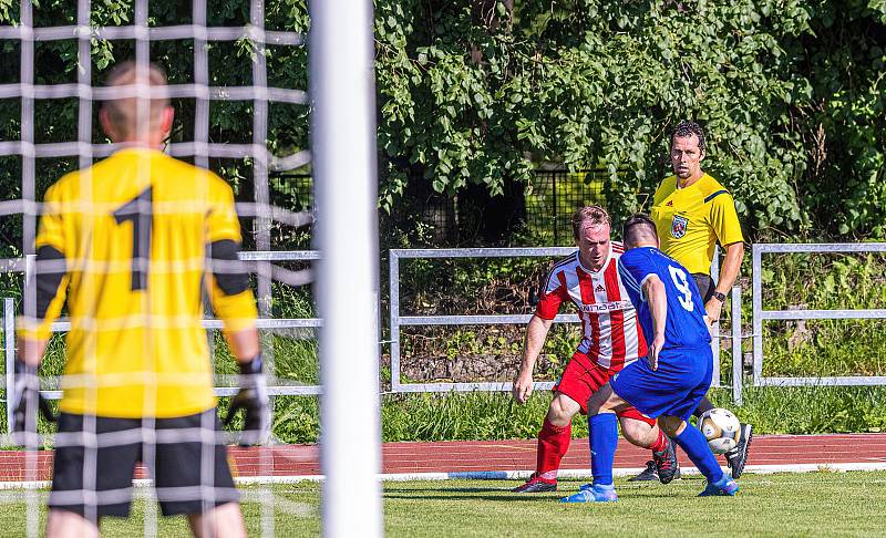 29. kolo I. A třídy: TJ Sušice (modří) - TJ Start Luby 6:1 (3:1).