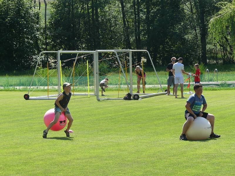 Dětský sportovní den v Mochtíně.