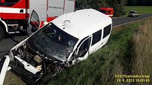 Na silnici mezi Plánicí  a Vítkovicemi se střetla  dvě osobní auta.