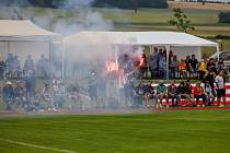 Fanoušci FC Švihov mají důvod k radosti. Jejich miláčci v roli nováčka drtí v I. B třídě jednoho soupeře za druhým.
