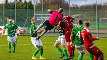 Fotbalisté FK Svéradice (na archivním snímku hráči v zelených dresech) porazili v okresním derby trápící se Pačejov jednoznačně 5:2.