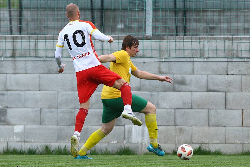 23. kolo KPM: Slavia Vejprnice - START Tlumačov (žlutí).