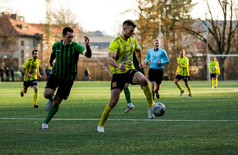 17. kolo FORTUNA divize A: FC Rokycany (zelení) - Přeštice 2:3.