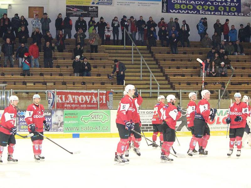 2. liga 2016/2017 - play-off: SHC Klatovy (červené dresy) - HC Lední Medvědi Pelhřimov 7:4