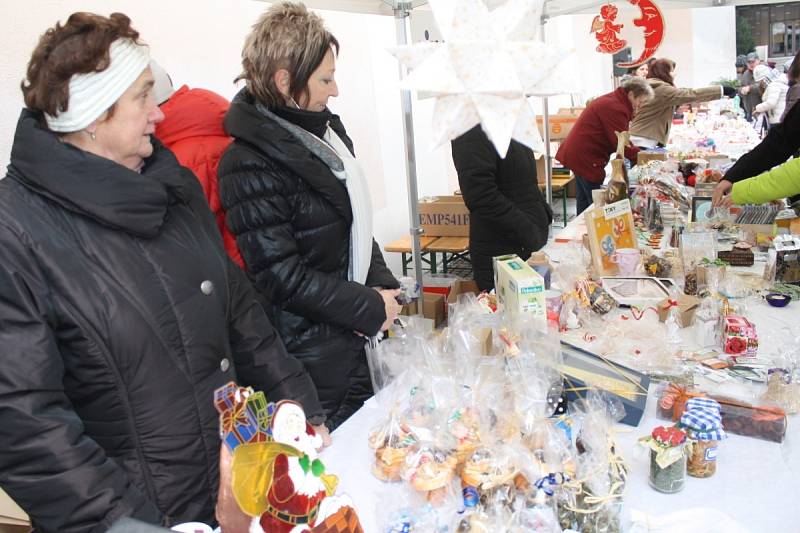 Vánoční dobročinný bazar v Klatovech 14. 12. 2014