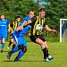 Okresní přebor, 25. kolo: TJ Sokol Hradešice (na snímku fotbalisté ve žlutočerných dresech) - TJ Sokol Vrhaveč (modří) 1:0.