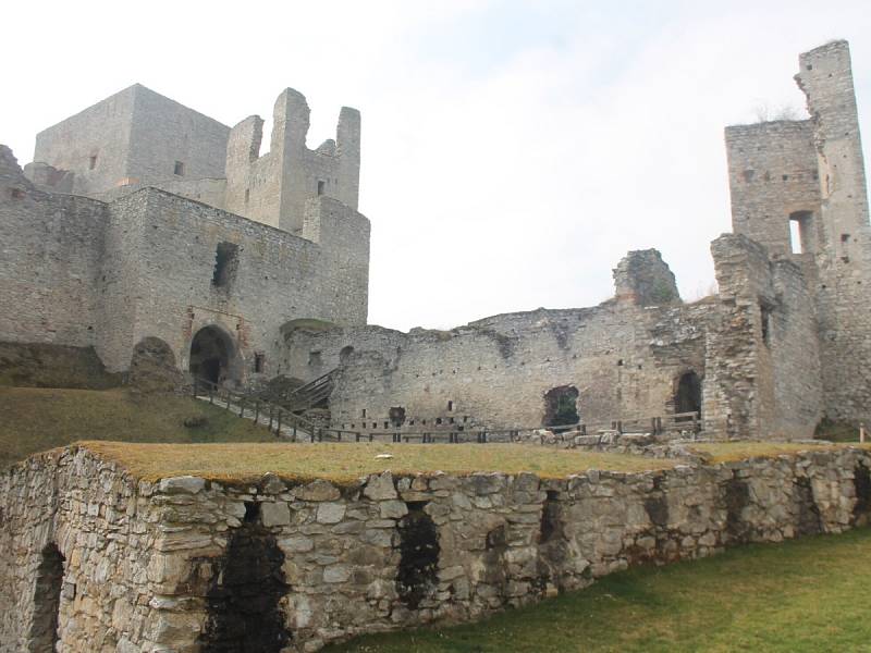 Hrad Rabí na Sušicku zahájil turistickou sezonu o týden dříve