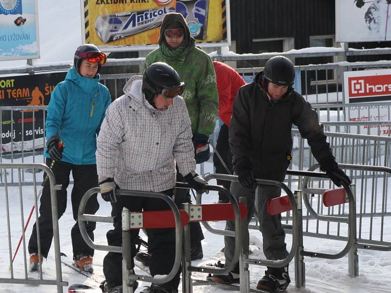 Zahájení lyžařské sezony na Šumavě. Ski areál Špičák 8. 12. 12