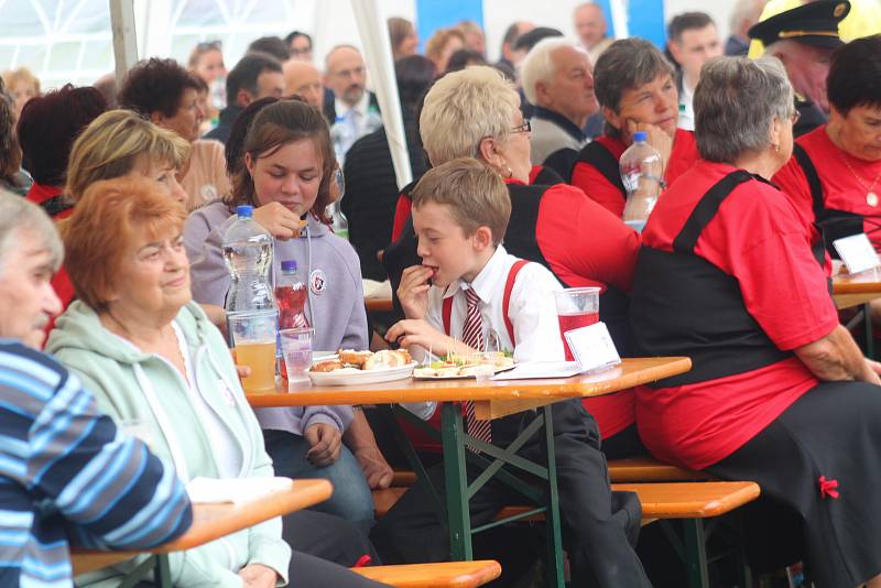 Pačejovští po modré letos získali zlatou stuhu  a postupují do finále soutěže Vesnice roku 2019.